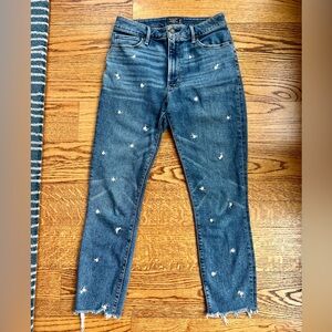 Abercrombie & Fitch High rise jeans with White Embroidered flowers